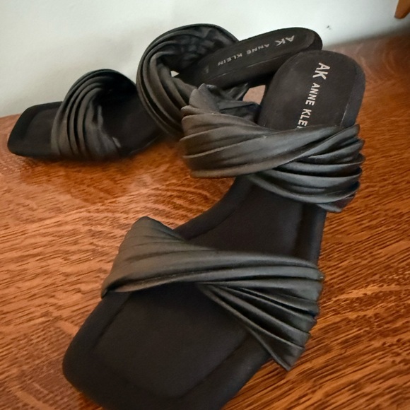 Anne Klein Black Twisted Strap Sandals - Picture 5 of 5